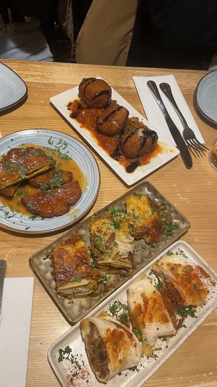 Gyozas aux légumes — ESPERANTO Lyon 2 Cordeliers - Restaurant Cuisine du Monde